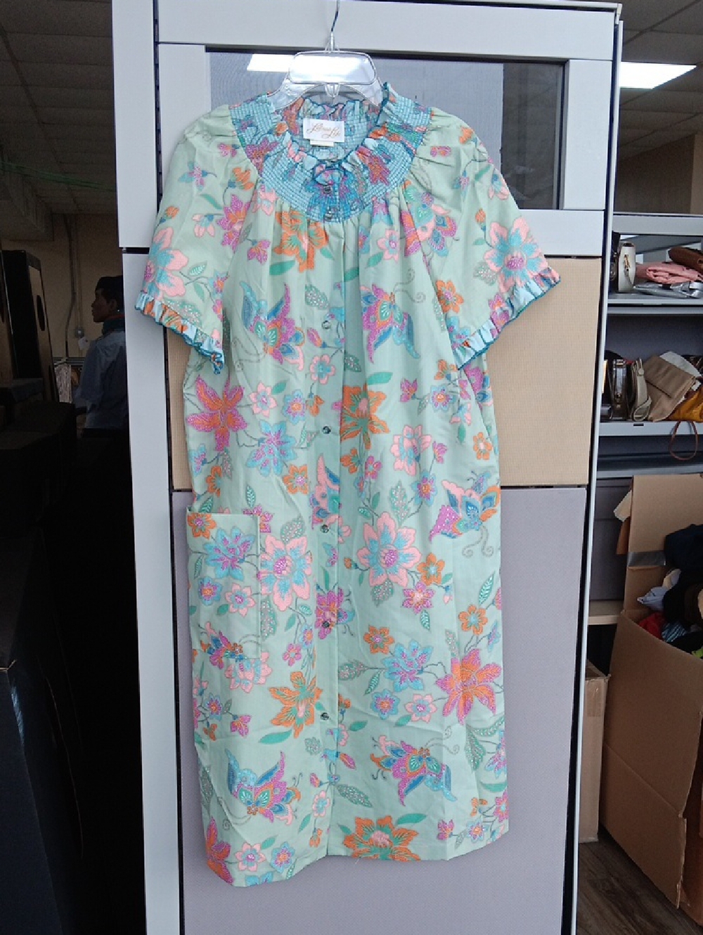 Vintage Duster W Pocket Mint Green  Button Down, Short Sleeves, Beautiful